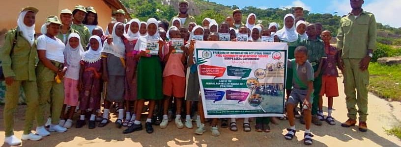 Osun State Corper Members Donate Study Items to Pupils.